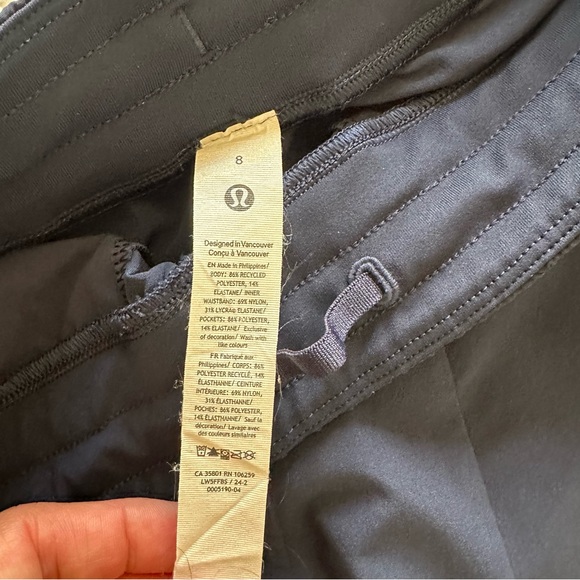 Lululemon Swift Mid-Rise Wide-Leg Pant
Club Blue - Picture 8 of 10